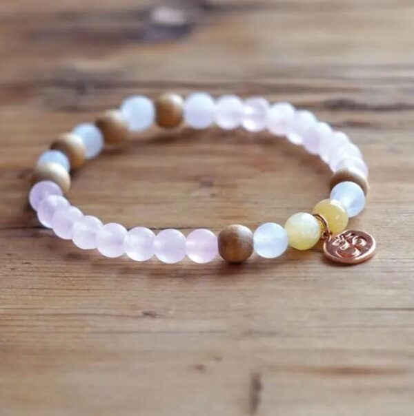 Spirit of Om Perlen Armband Rosenquarz