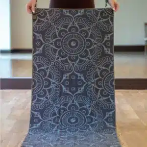 Rutschfestes Handtuch für die Yogamatte mit spirituellem Design