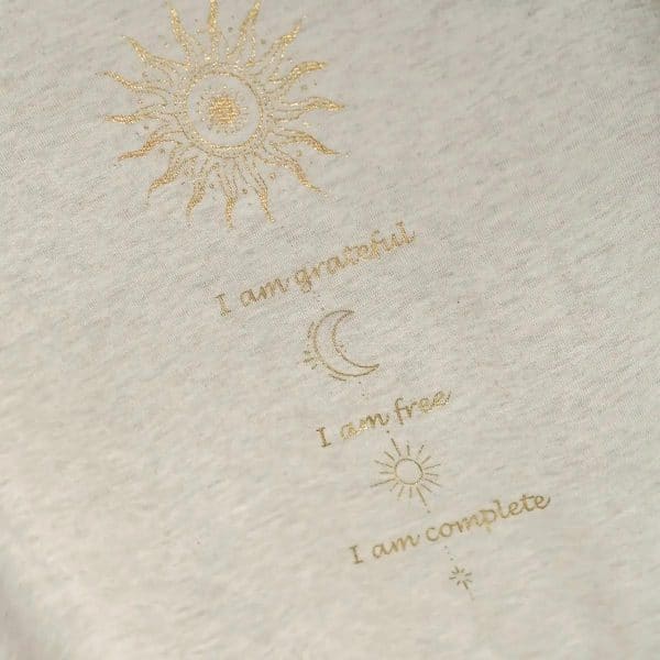 Spirit of Om Shirt melange beige Affirmationen im Innenteil