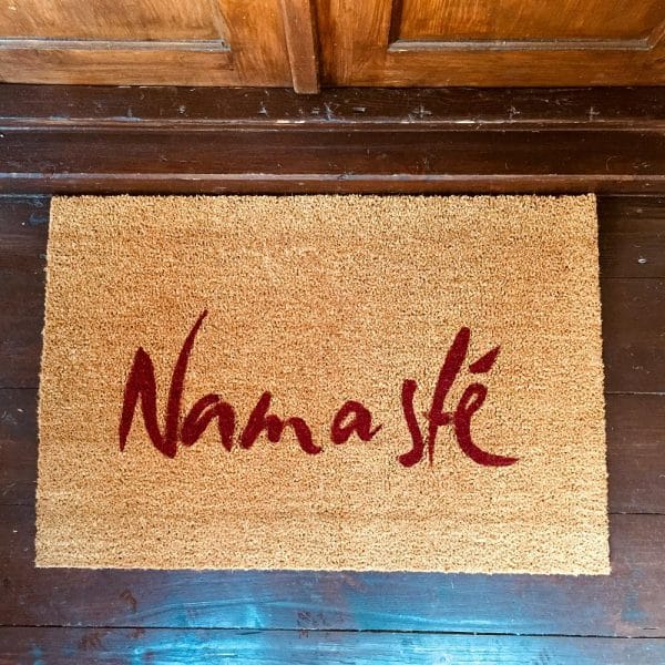 Sign by Jwala Fussmatte Namaste aus Kokos
