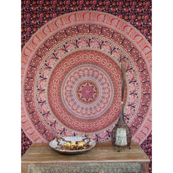 Mandala Wandbehang oder Tagesdecke aus Indien in warmen Rottönen